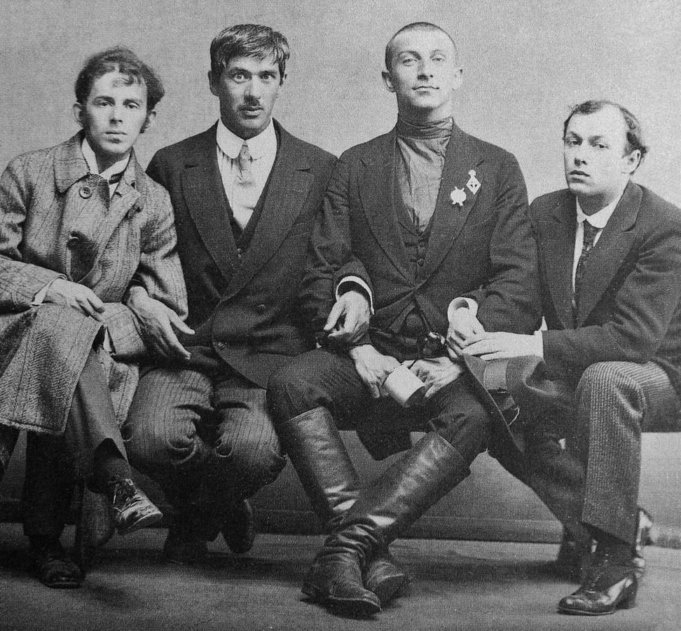 From left to right: Osip Mandelstam, Korney Chukovsky, Benedikt Livshiz, Yuri Annenkov, 1914. Photo by Karl Bulla. Public Domain.
