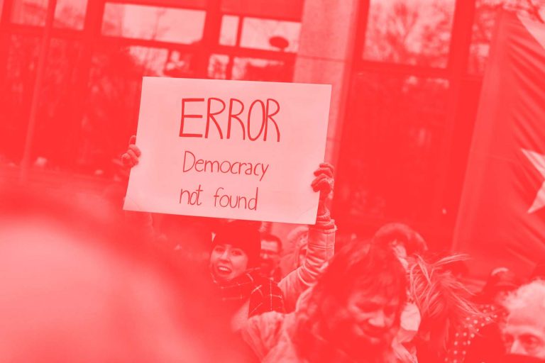 randy-colas-629191-unsplash-red Photography by Randy Colas.